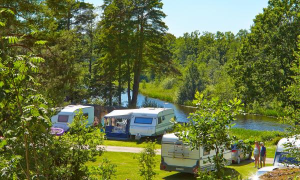 Are you looking for a small campsite in Sweden where you can enjoy peace and quiet close to nature? Here is a selection of campsites with a maximum of 60 camping pitches